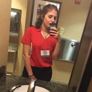 Meet your Posher, Alexis